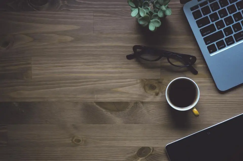 AI-Powered Jewelry Photo Editing Software: A Guide for Growing Brands